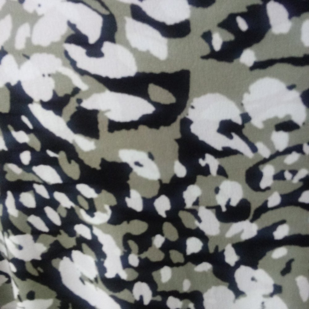 Leopard Print Blouse w/ Draped Neck & Lined Front - Picture 5 of 10